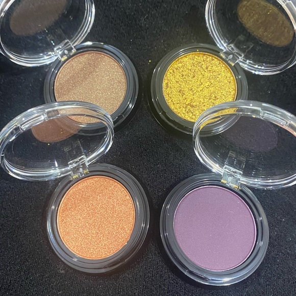 NYX UTOPIA EYESHADOW BRAND NEW - Picture 6 of 8